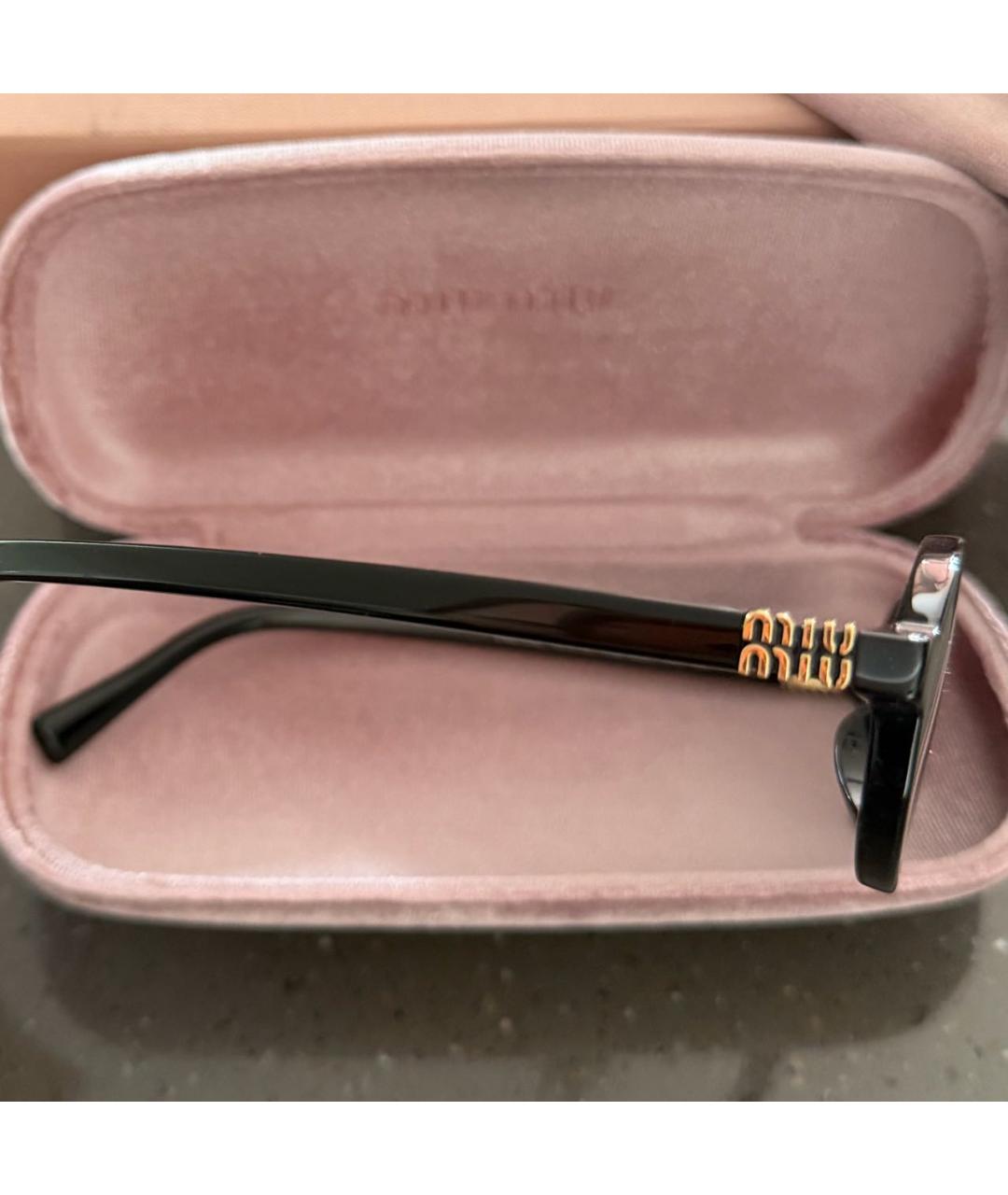 MIU MIU Черные пластиковые солнцезащитные очки, фото 3