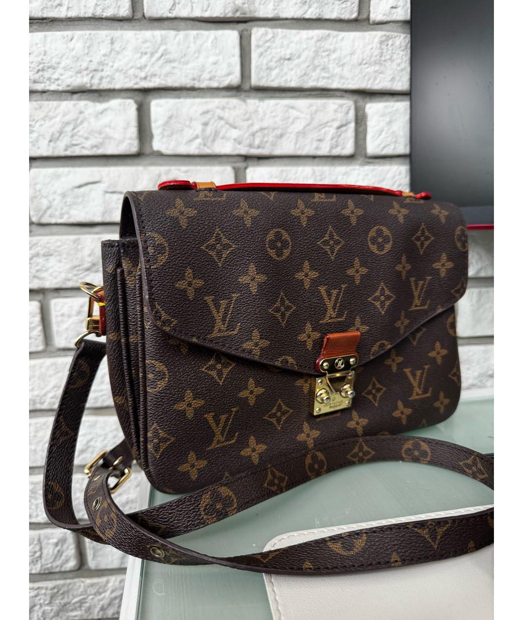 LOUIS VUITTON Коричневая кожаная сумка через плечо, фото 2