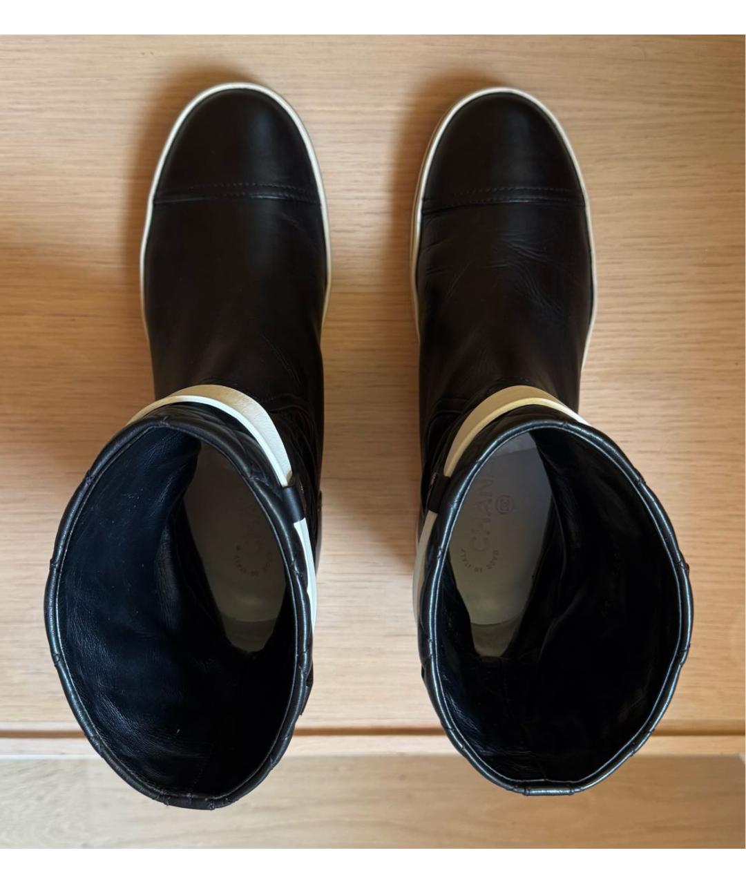 CHANEL Черные кожаные сапоги, фото 3