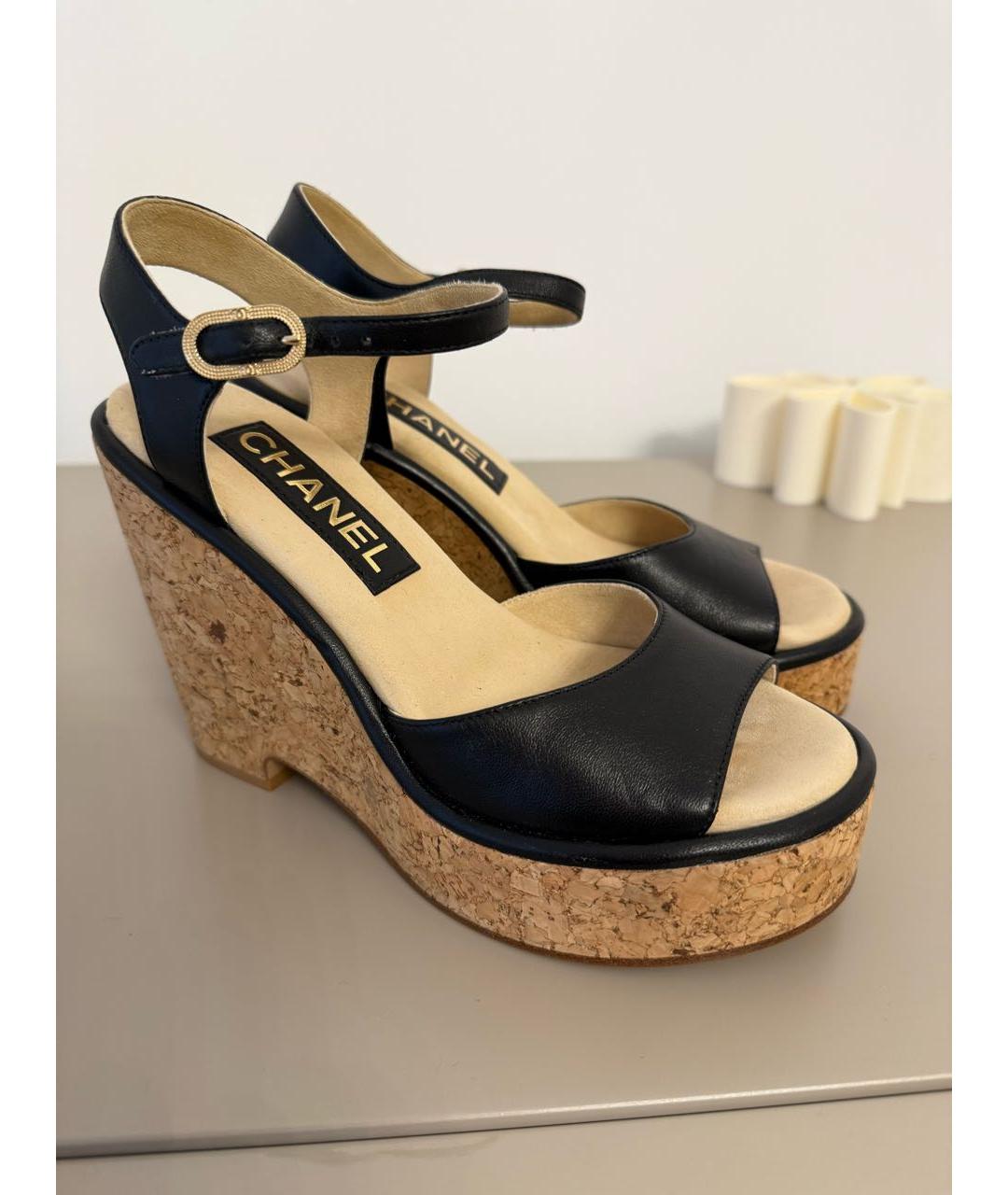 CHANEL Черные кожаные босоножки, фото 5