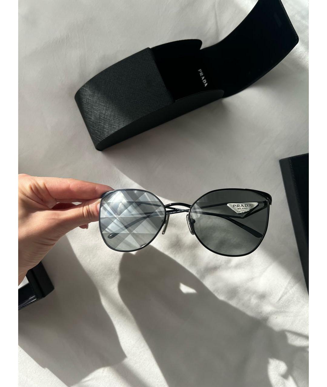 PRADA Черные пластиковые солнцезащитные очки, фото 2