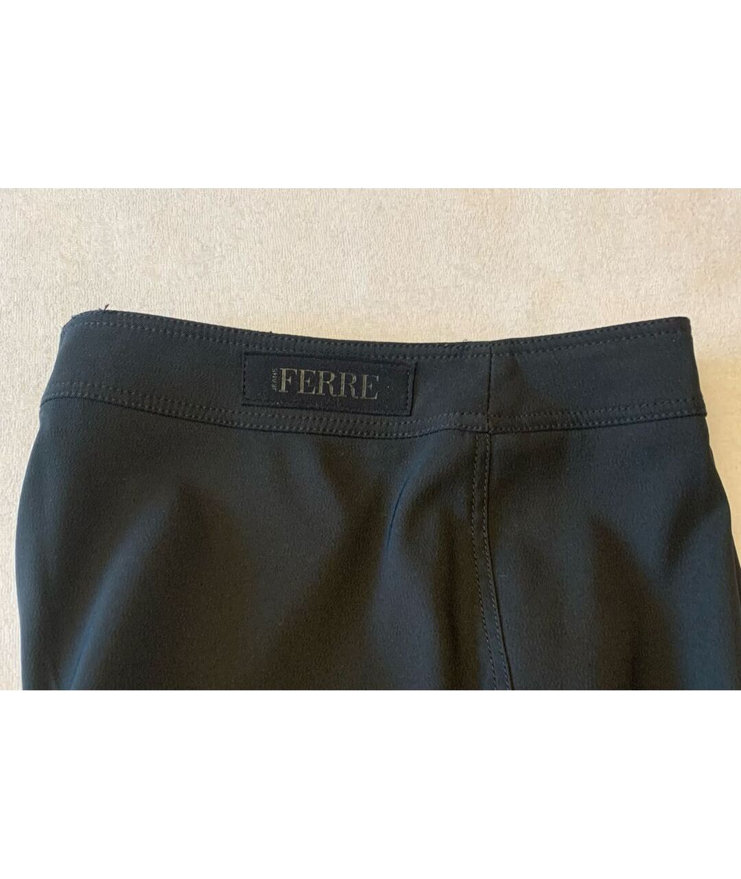 GIANFRANCO FERRE Черные полиэстеровые прямые брюки, фото 4