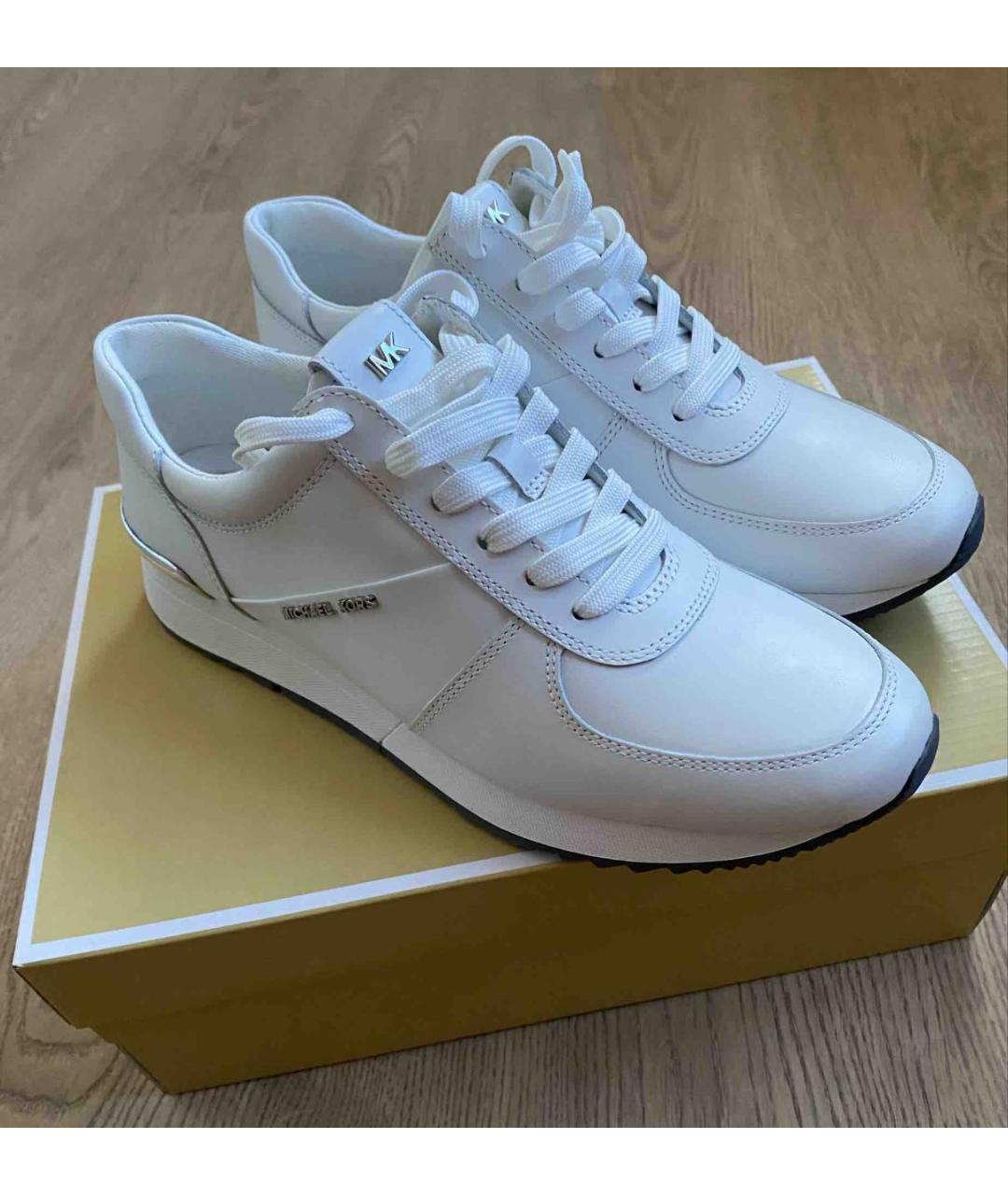 MICHAEL MICHAEL KORS Белые кожаные кроссовки, фото 3