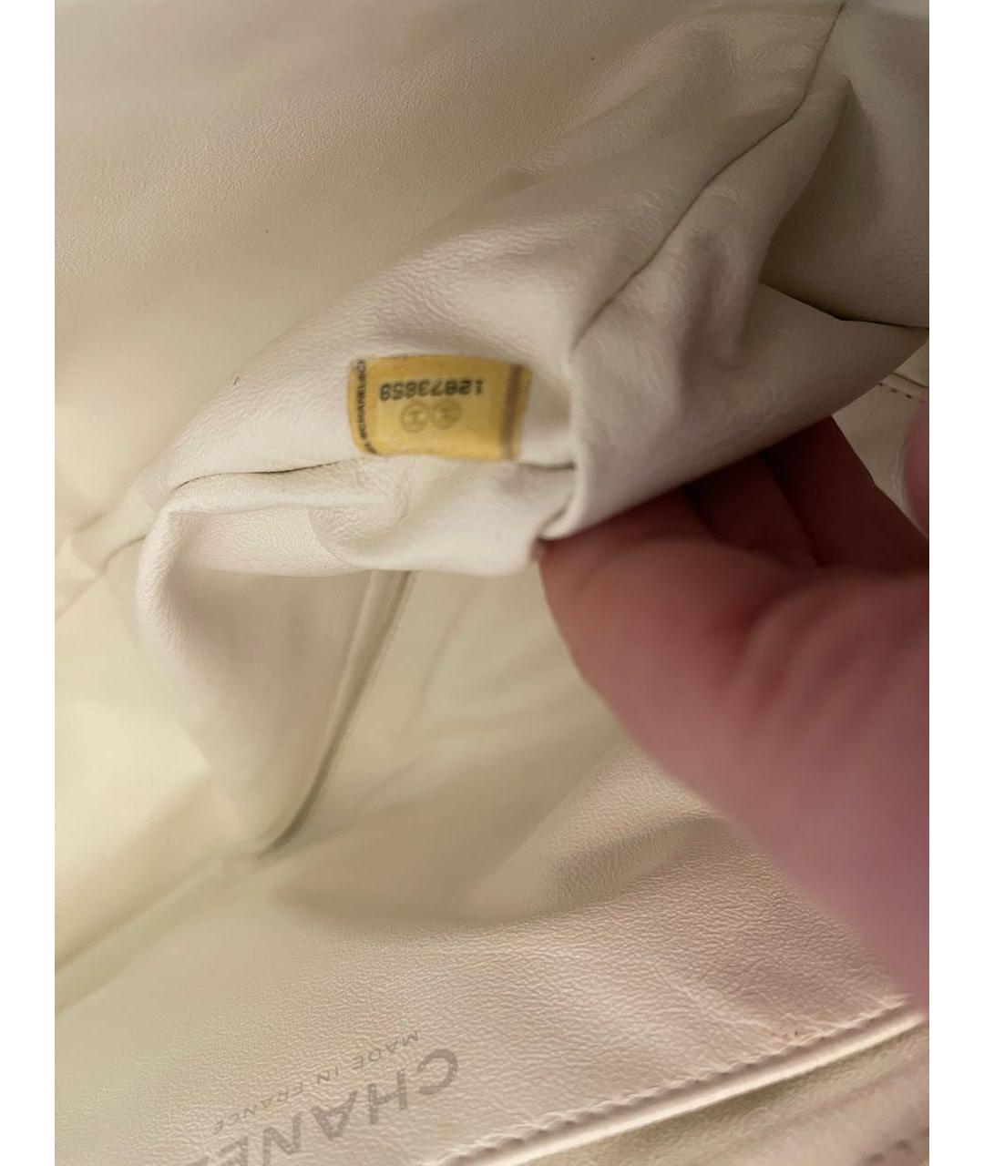 CHANEL Белая кожаная сумка через плечо, фото 5
