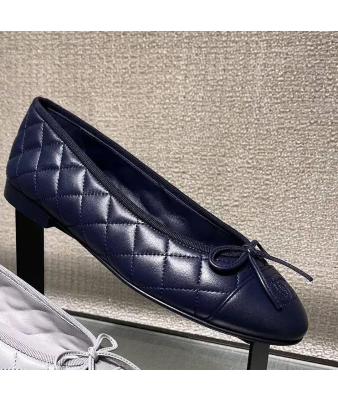 CHANEL Темно-синие кожаные балетки, фото 3