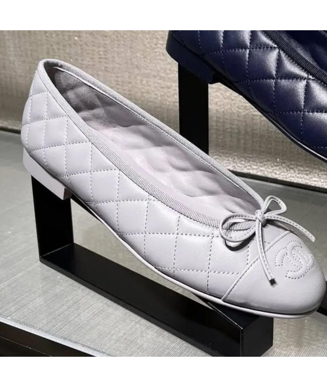 CHANEL Серые кожаные балетки, фото 3