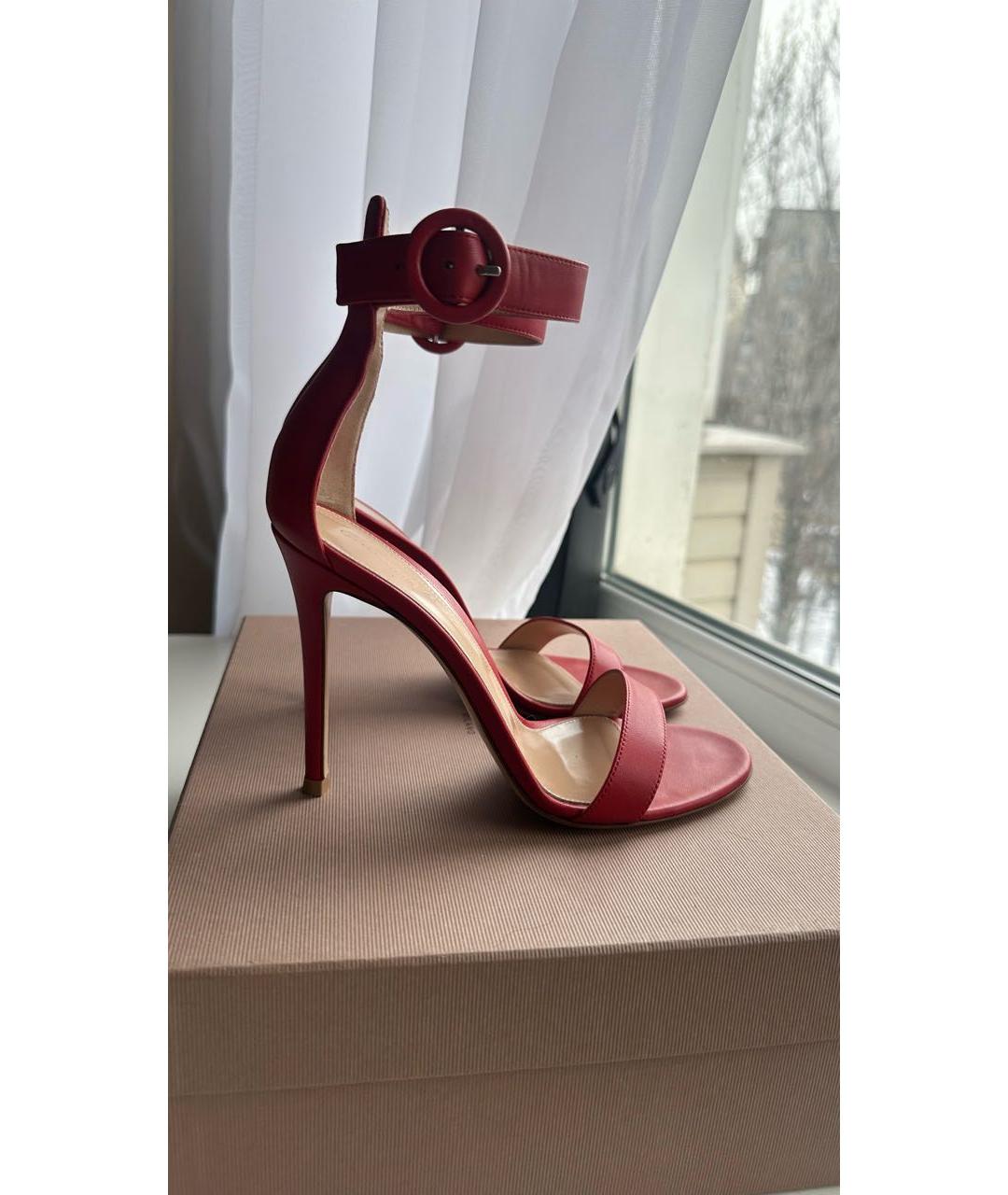 GIANVITO ROSSI Красные кожаные босоножки, фото 5