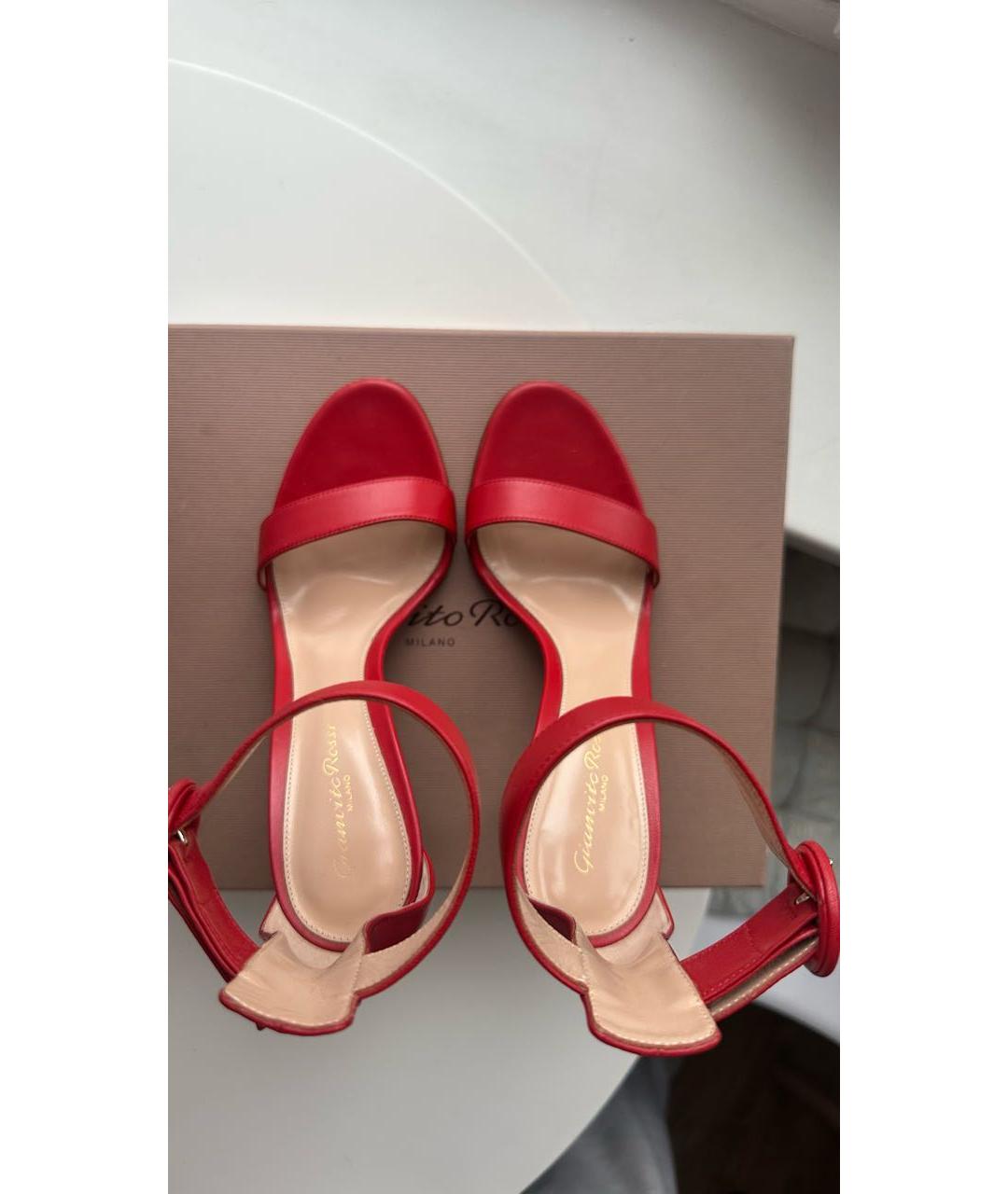 GIANVITO ROSSI Красные кожаные босоножки, фото 3