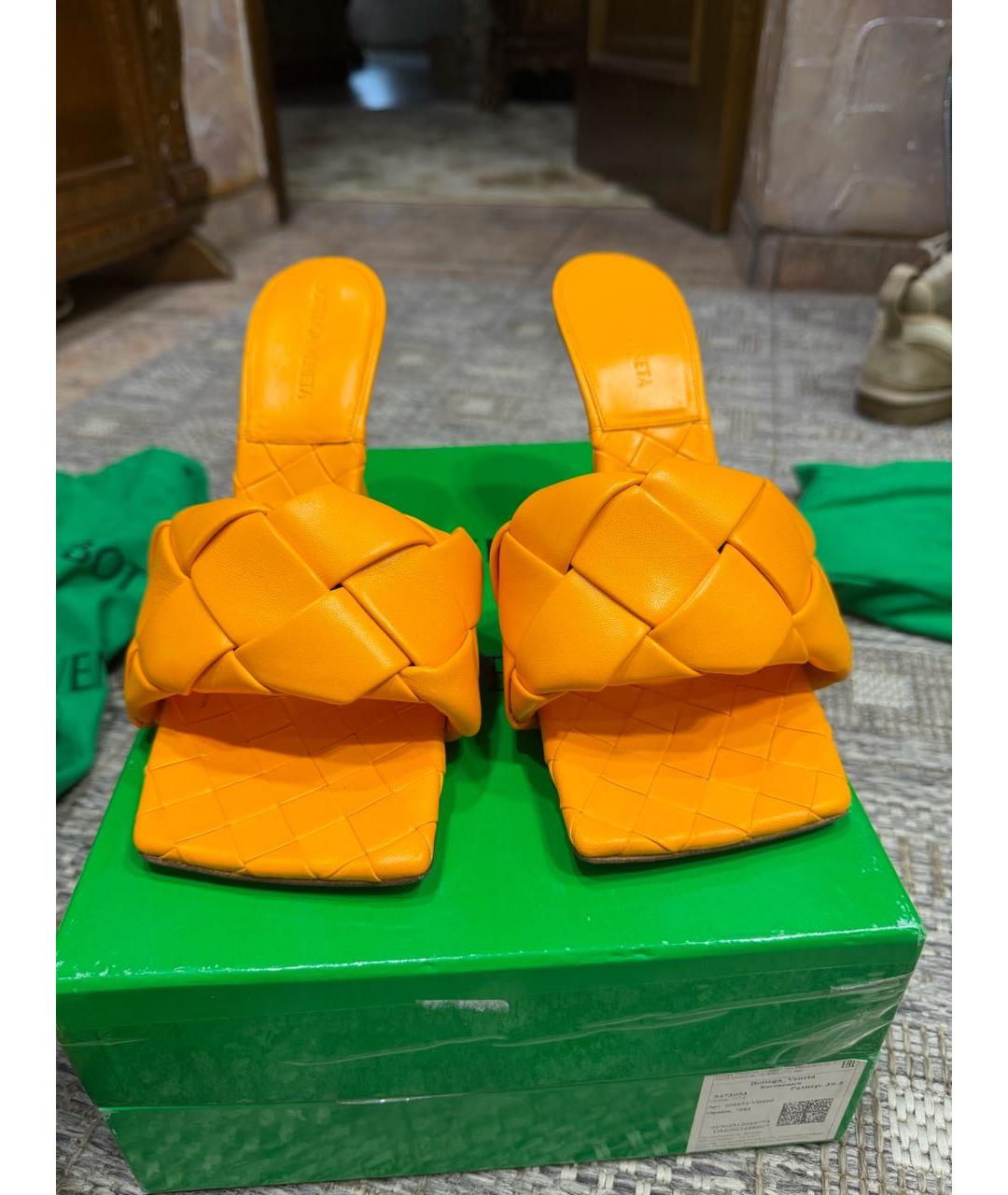 BOTTEGA VENETA Оранжевое кожаные мюли, фото 2