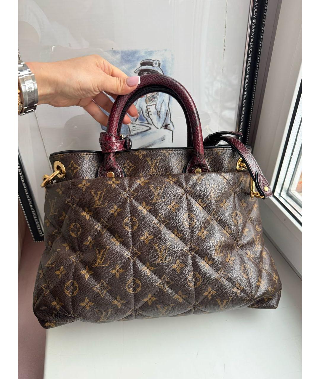 LOUIS VUITTON Коричневая кожаная сумка с короткими ручками, фото 2