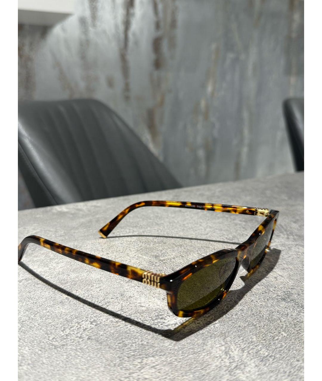 MIU MIU Коричневые пластиковые солнцезащитные очки, фото 2