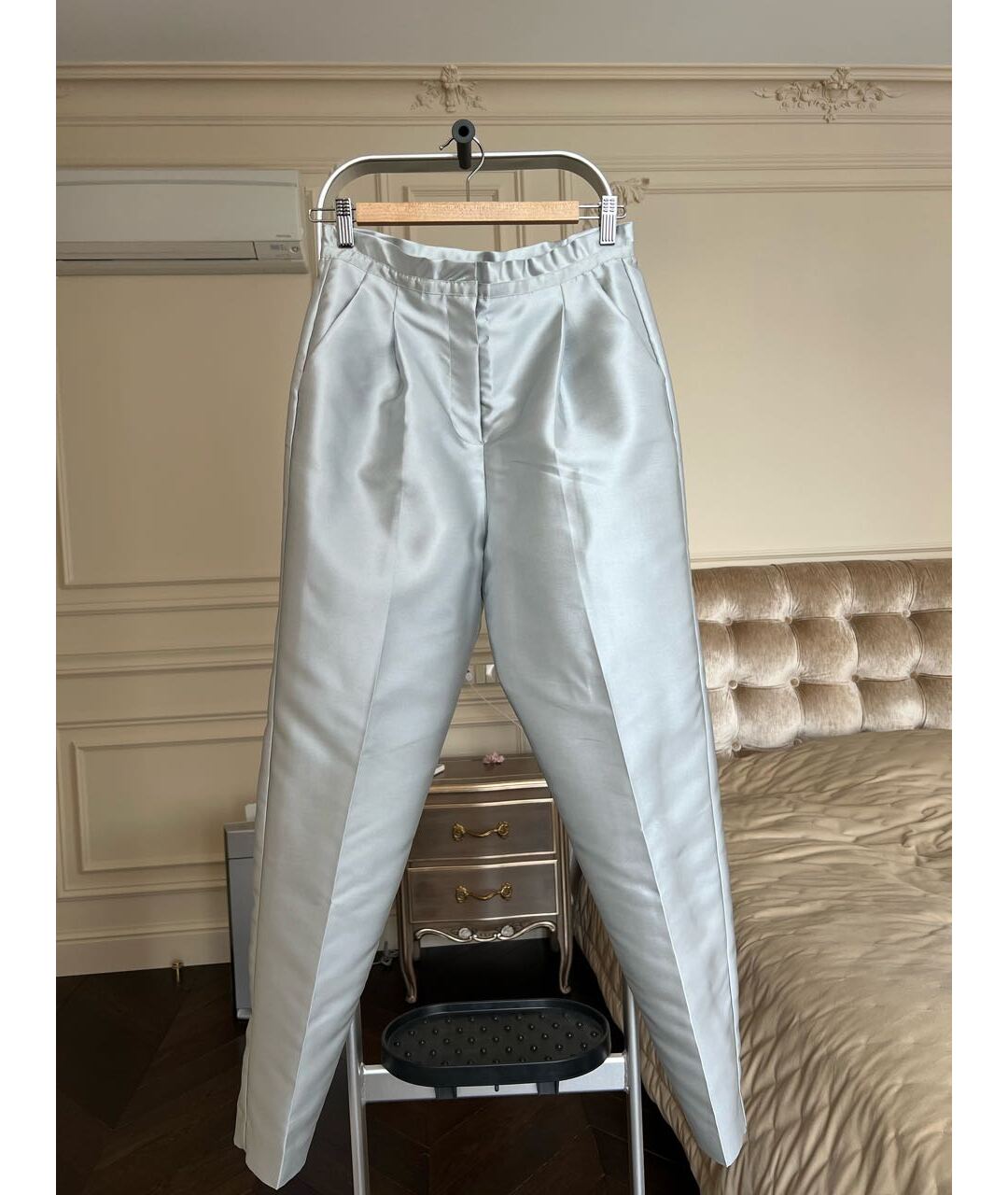 EMPORIO ARMANI Серебряные атласные прямые брюки, фото 8