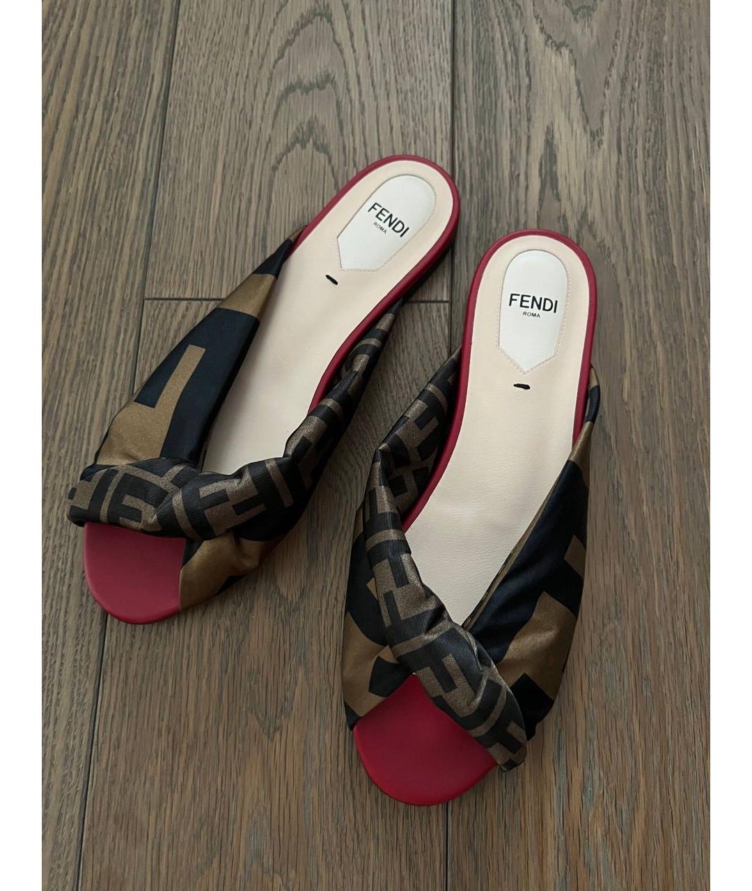 FENDI Коричневые текстильные шлепанцы, фото 2