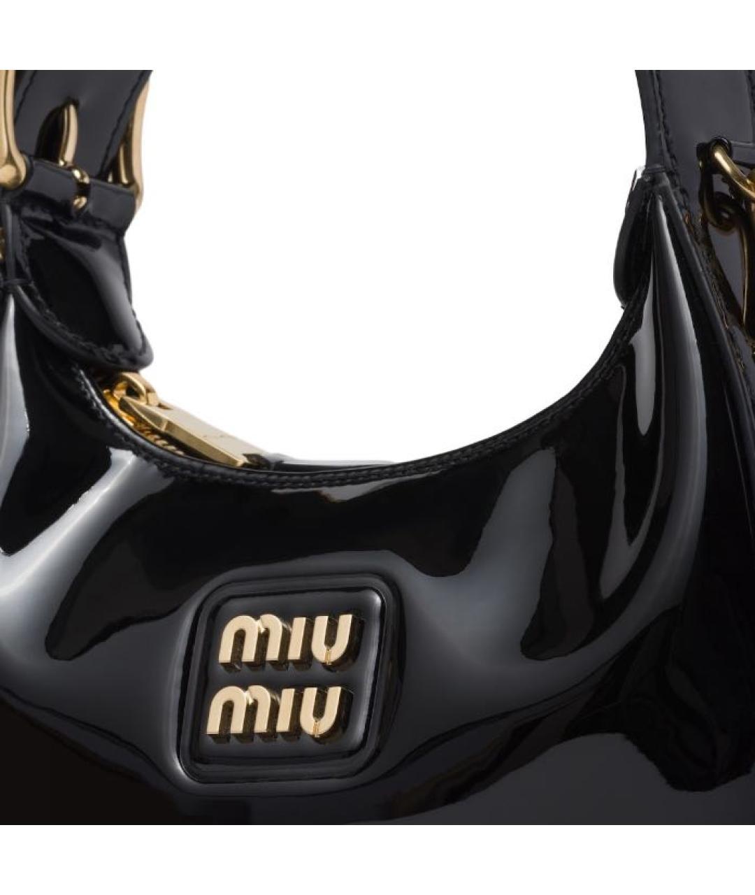 MIU MIU Черная сумка с короткими ручками из лакированной кожи, фото 5