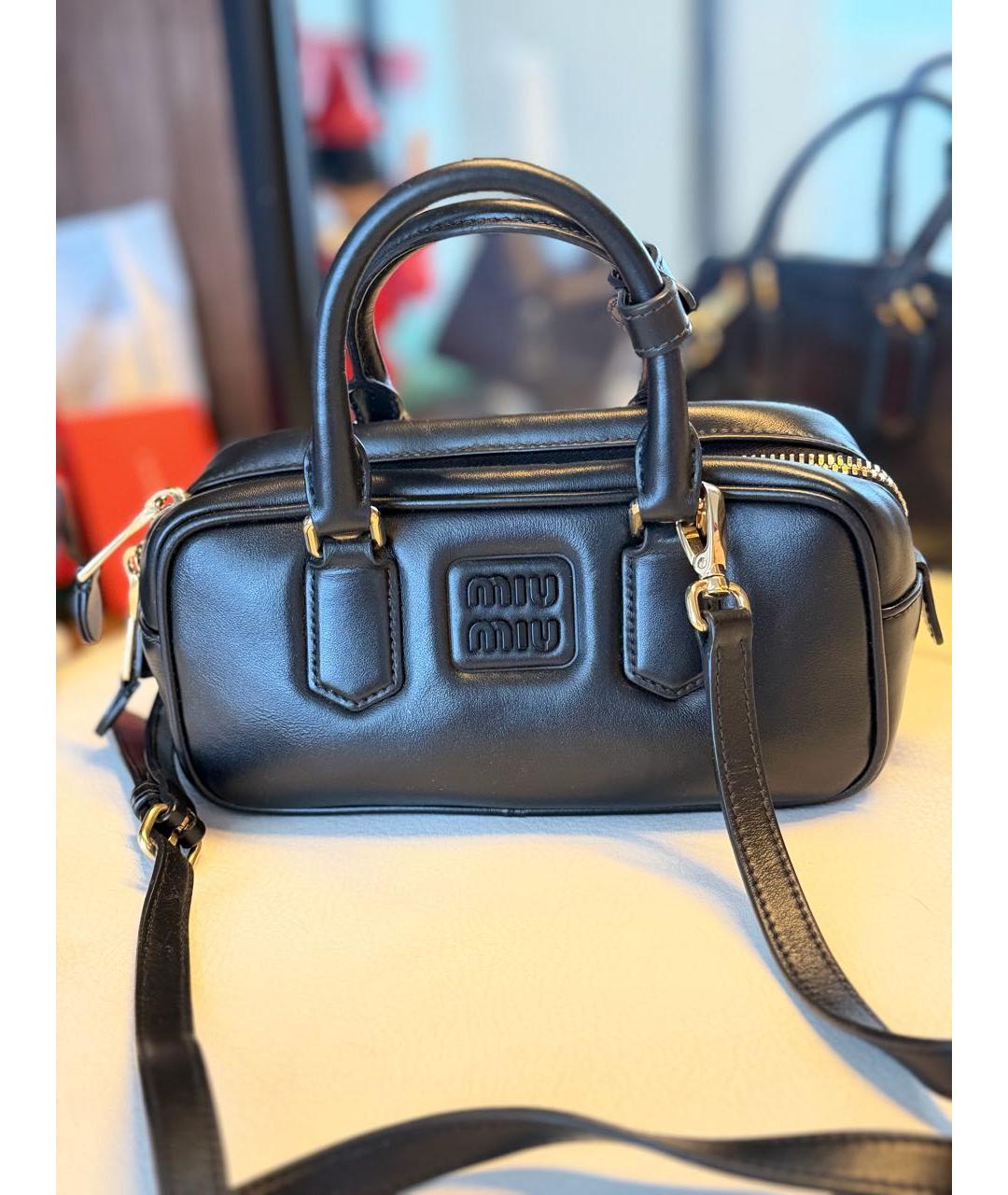 MIU MIU Черная кожаная сумка через плечо, фото 5