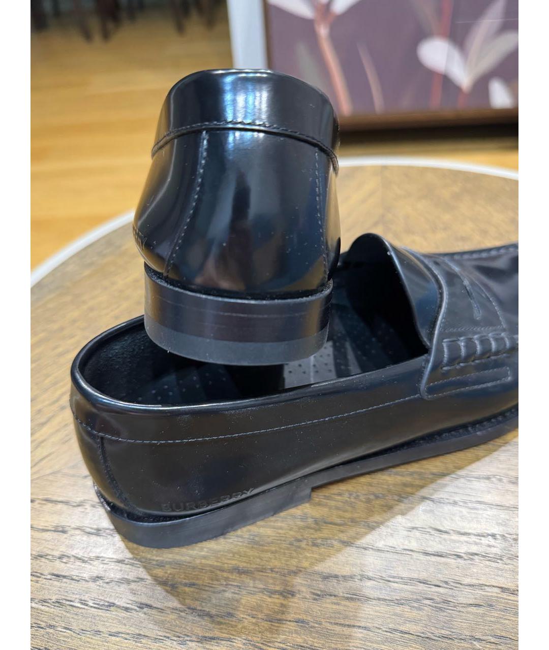 BURBERRY Черные лоферы из лакированной кожи, фото 4