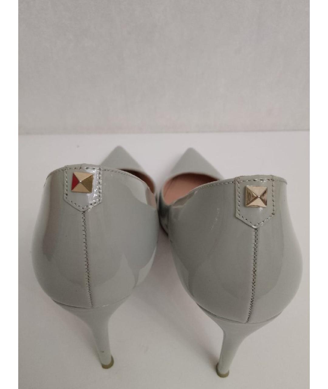 VALENTINO Серые туфли из лакированной кожи, фото 5