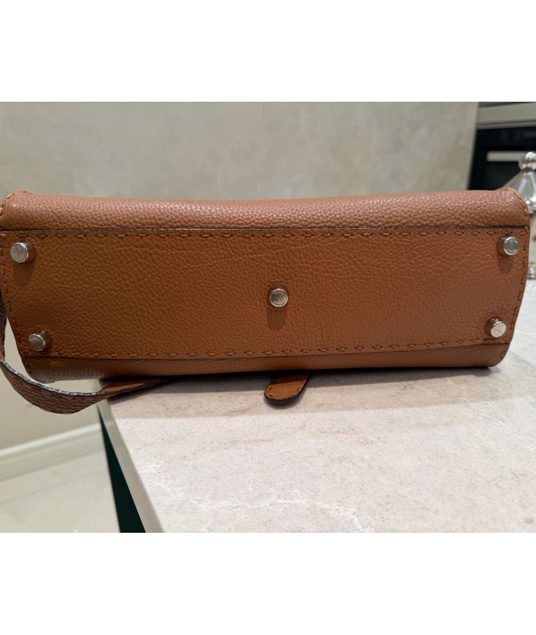 FENDI Коричневая кожаная сумка с короткими ручками, фото 3