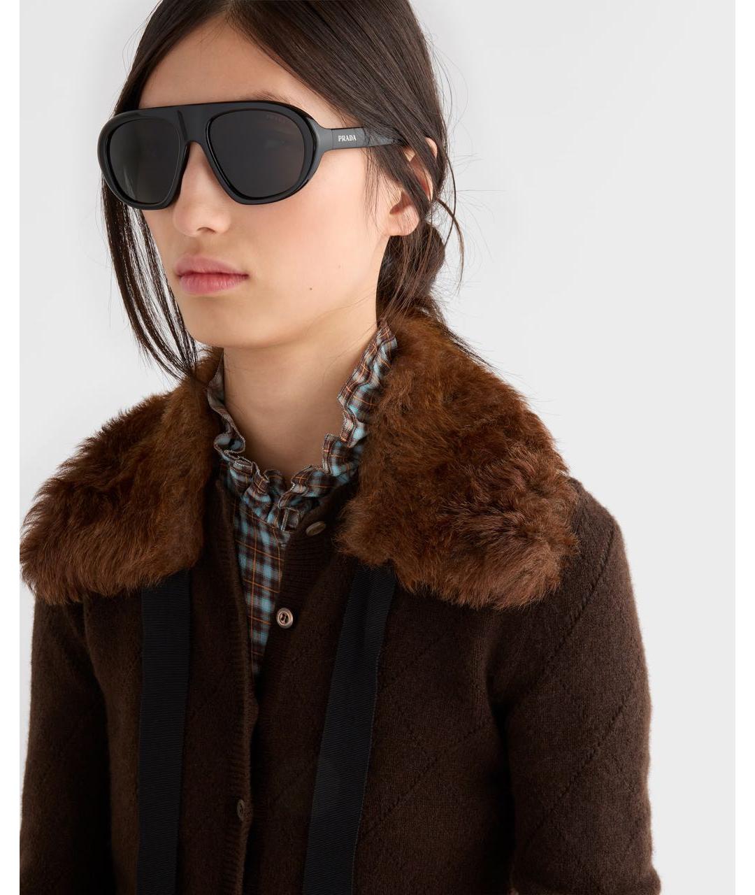 PRADA Черные пластиковые солнцезащитные очки, фото 3