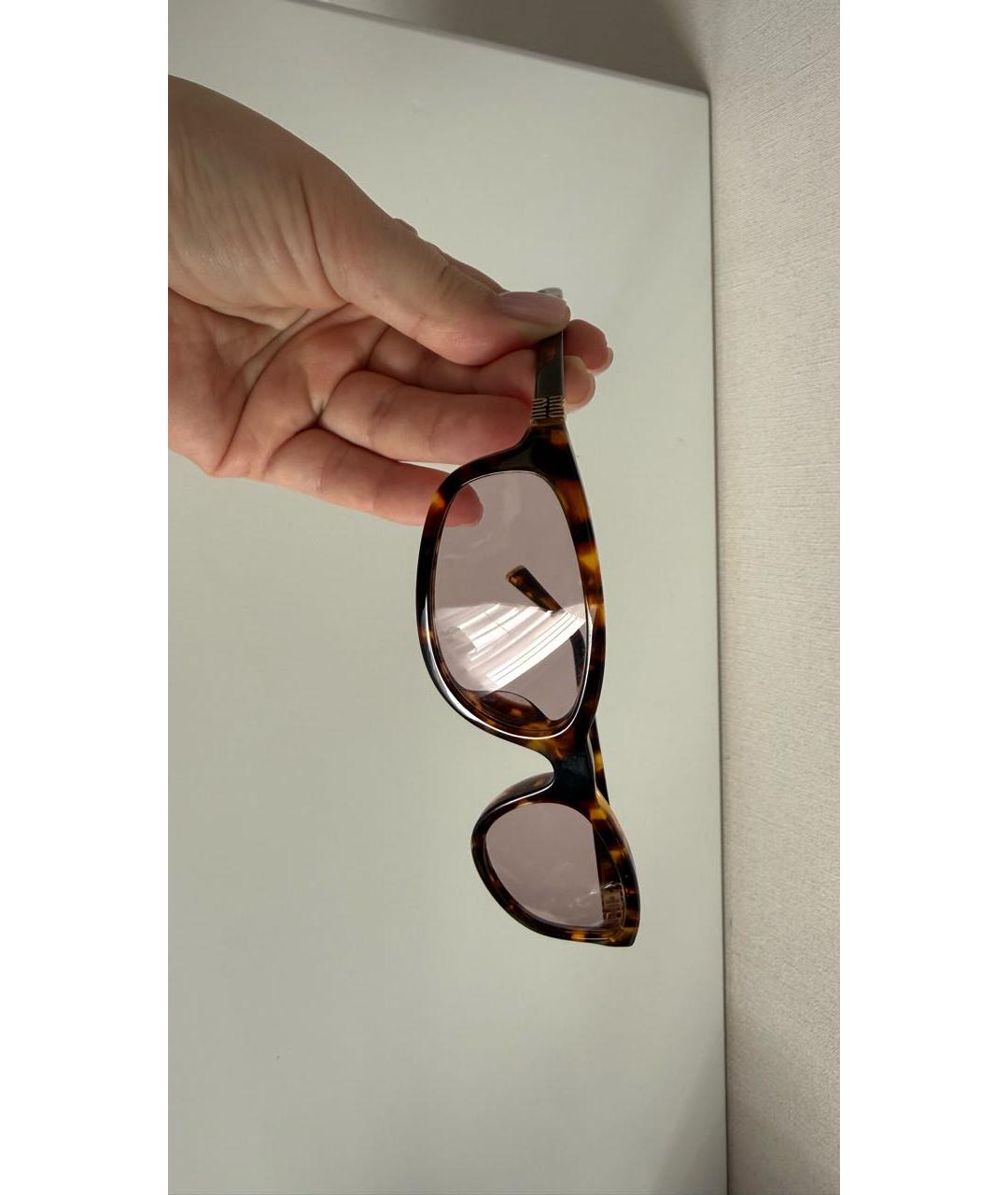 MIU MIU Коричневые пластиковые солнцезащитные очки, фото 3