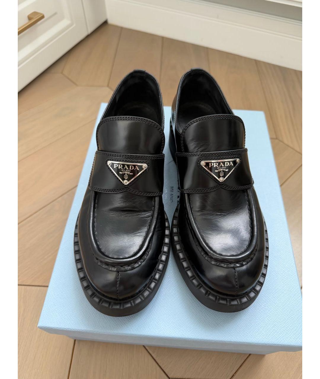 PRADA Черные лоферы из лакированной кожи, фото 2