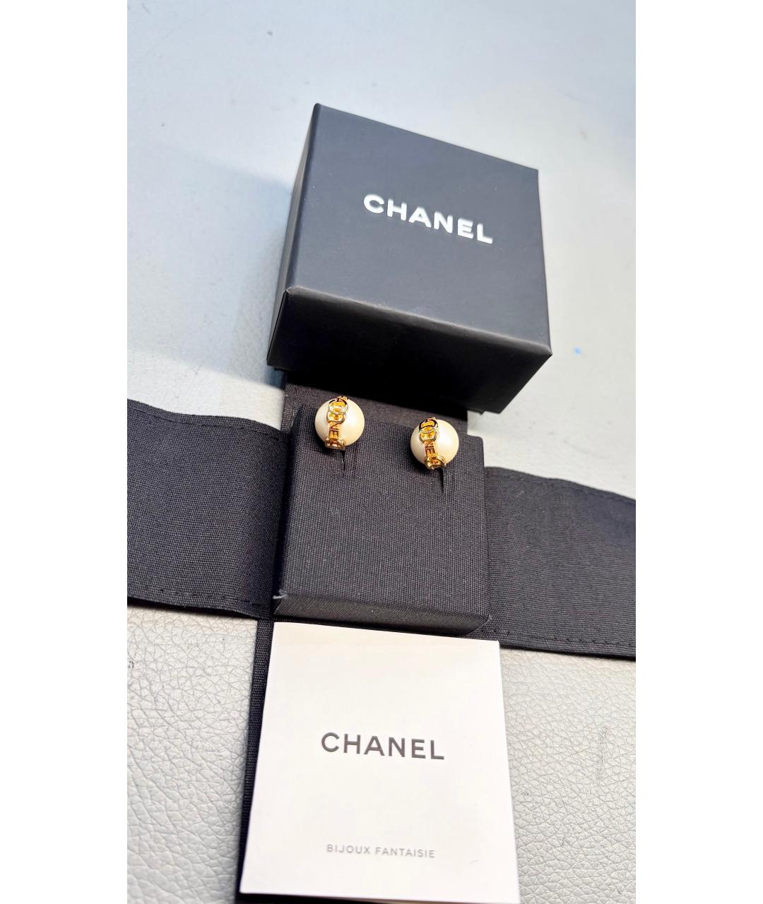 CHANEL Белые серьги, фото 2