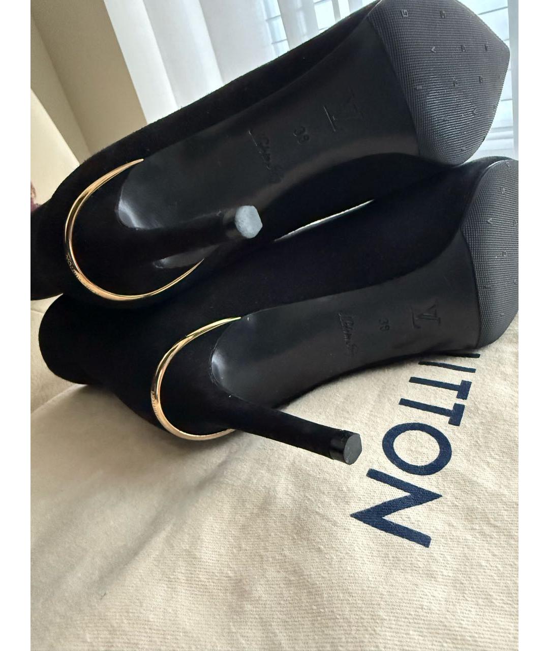 LOUIS VUITTON Черные замшевые ботильоны, фото 7