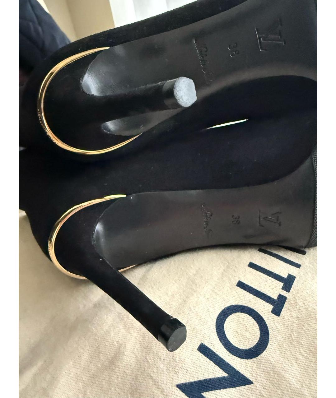 LOUIS VUITTON Черные замшевые ботильоны, фото 6