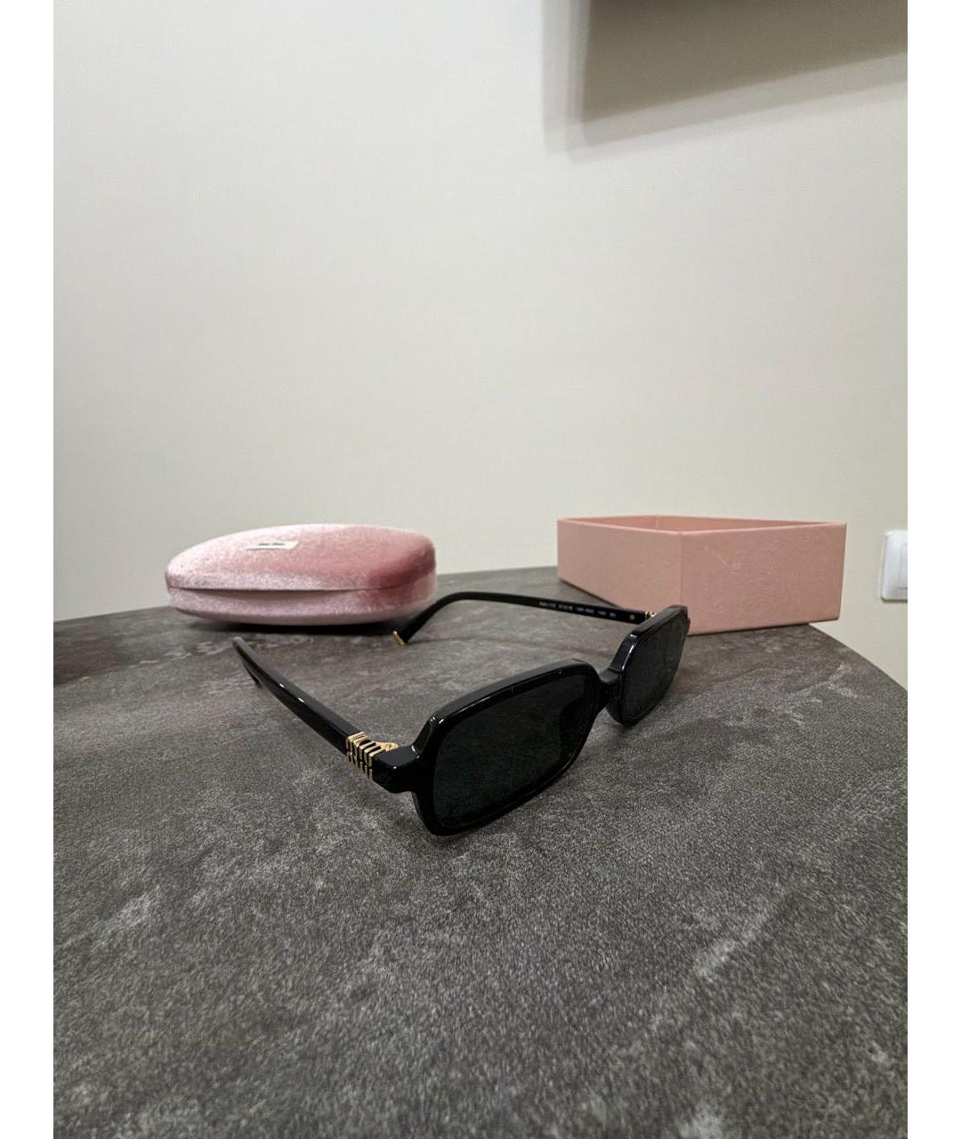 MIU MIU Черные пластиковые солнцезащитные очки, фото 3