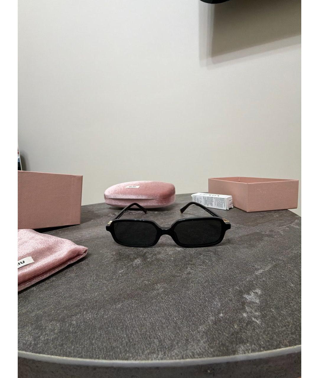 MIU MIU Черные пластиковые солнцезащитные очки, фото 5