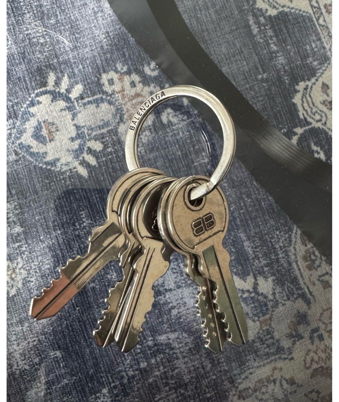 BALENCIAGA Серебрянный брелок, фото 3