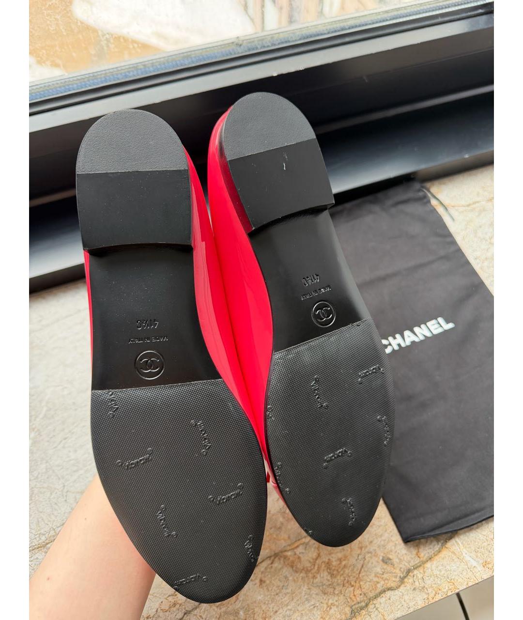 CHANEL Коралловые балетки из лакированной кожи, фото 5