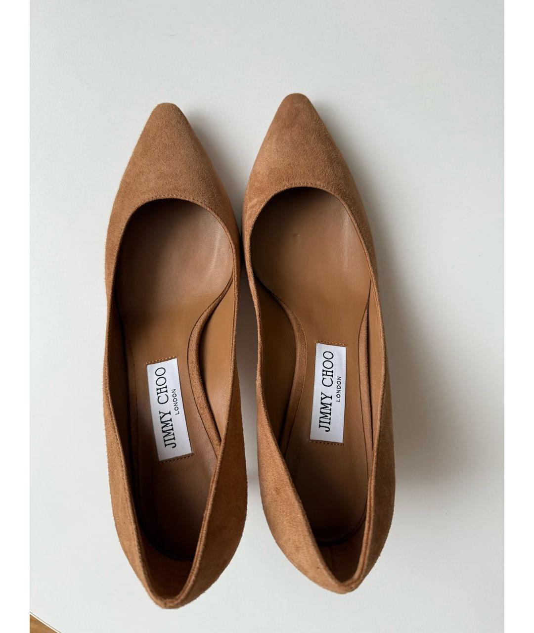 JIMMY CHOO Бежевые замшевые лодочки на низком каблуке, фото 2