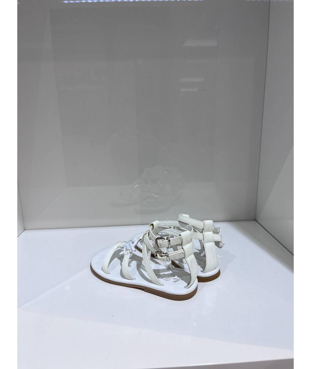 BLUMARINE Белые кожаные сандалии и шлепанцы, фото 3