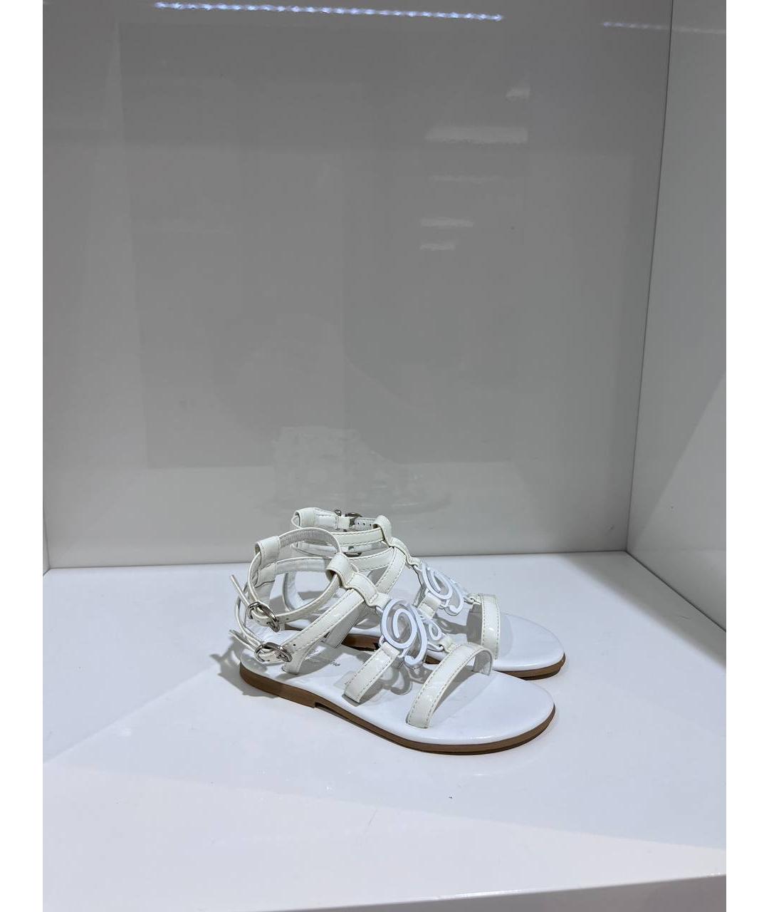 BLUMARINE Белые кожаные сандалии и шлепанцы, фото 4