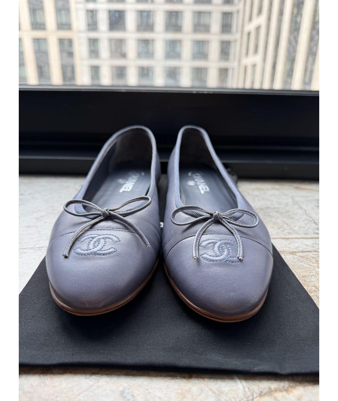 CHANEL Темно-синие кожаные балетки, фото 2