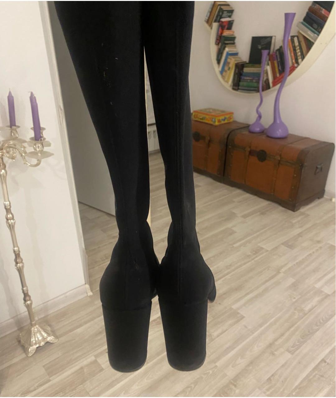 STUART WEITZMAN Черные замшевые ботфорты, фото 4