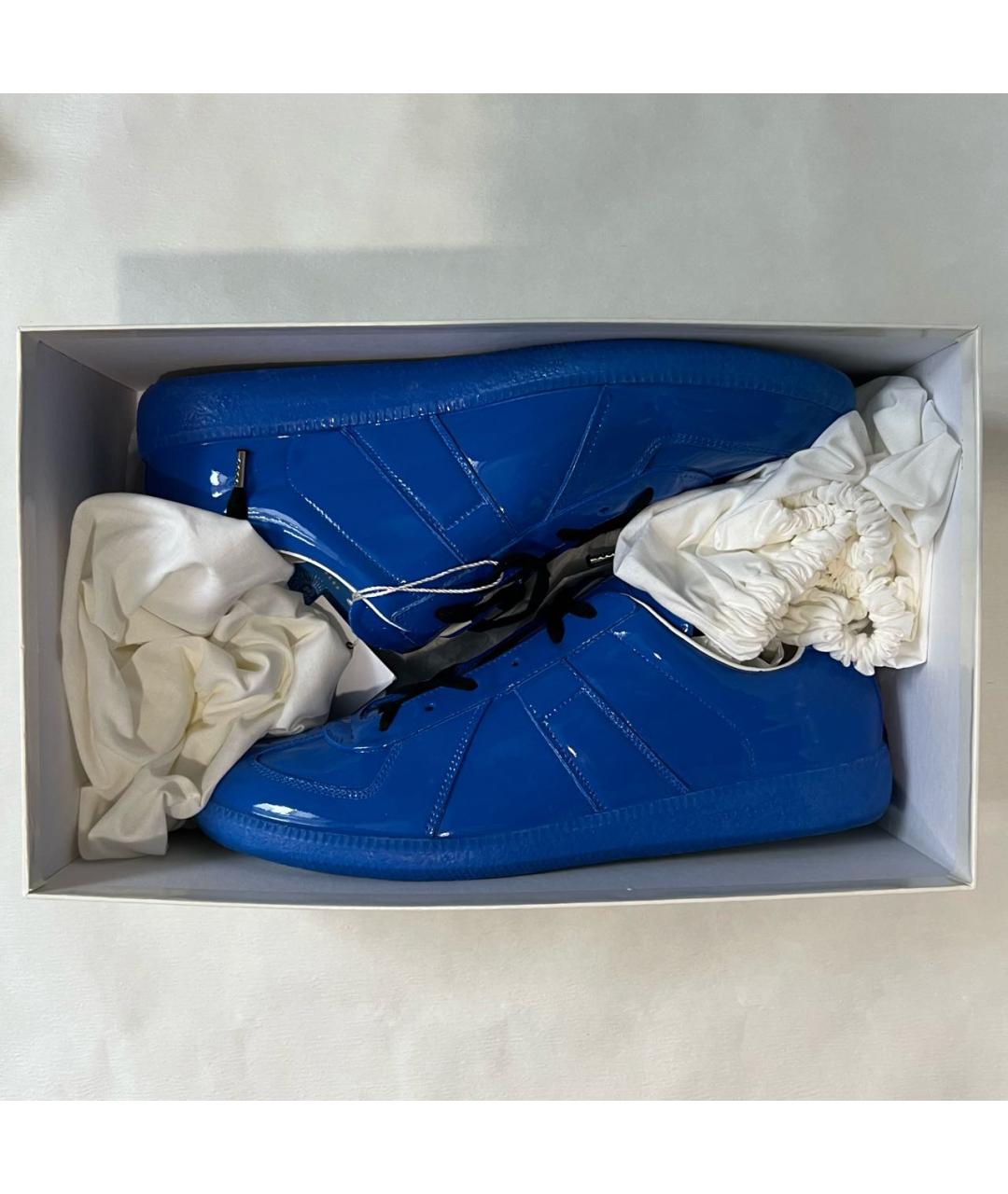 MAISON MARGIELA Синие низкие кроссовки / кеды из лакированной кожи, фото 5