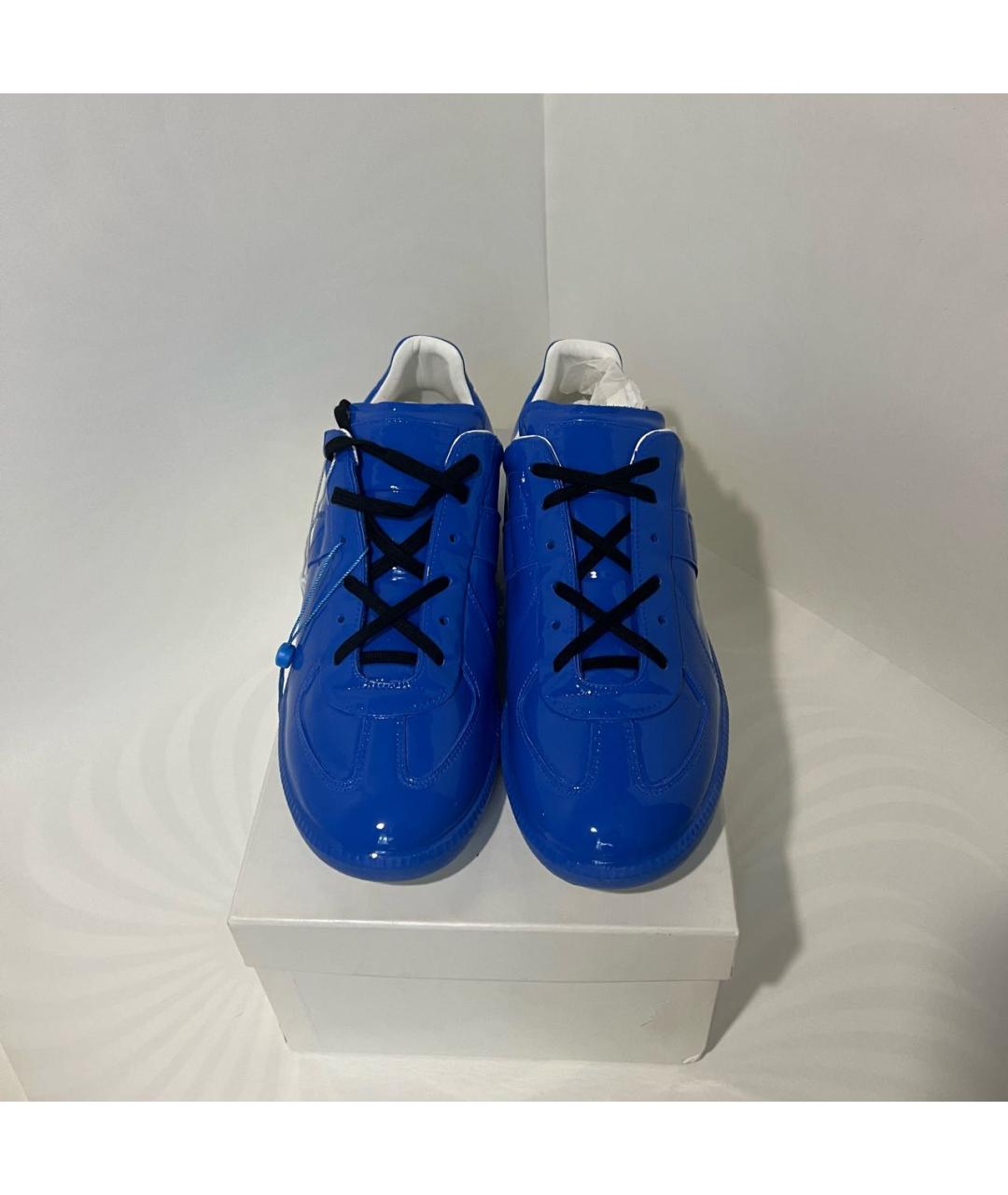 MAISON MARGIELA Синие низкие кроссовки / кеды из лакированной кожи, фото 3