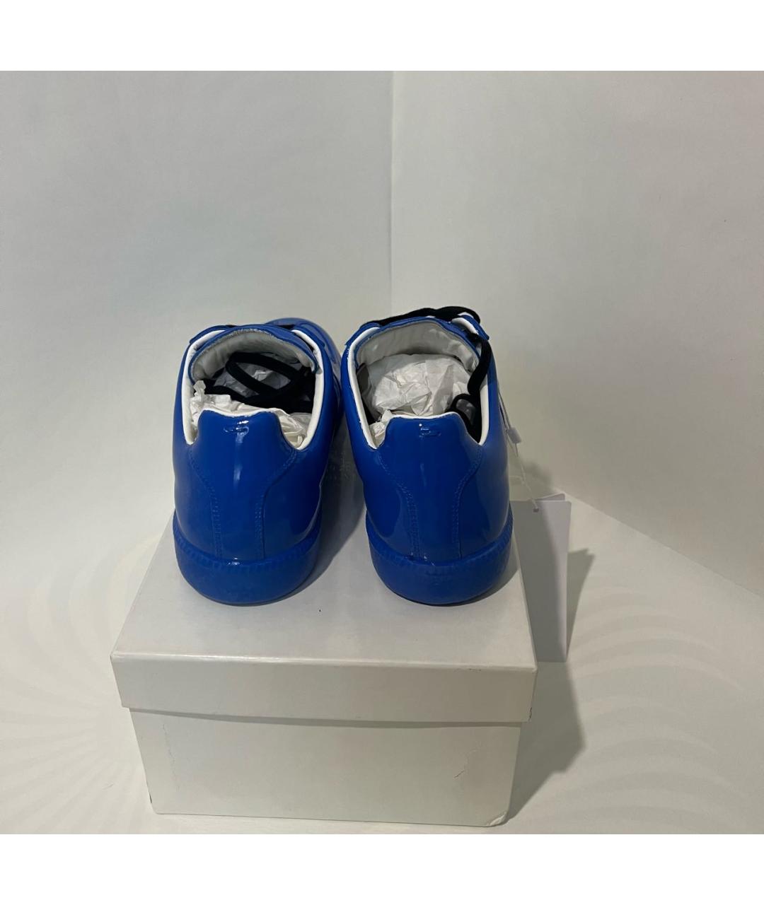 MAISON MARGIELA Синие низкие кроссовки / кеды из лакированной кожи, фото 4