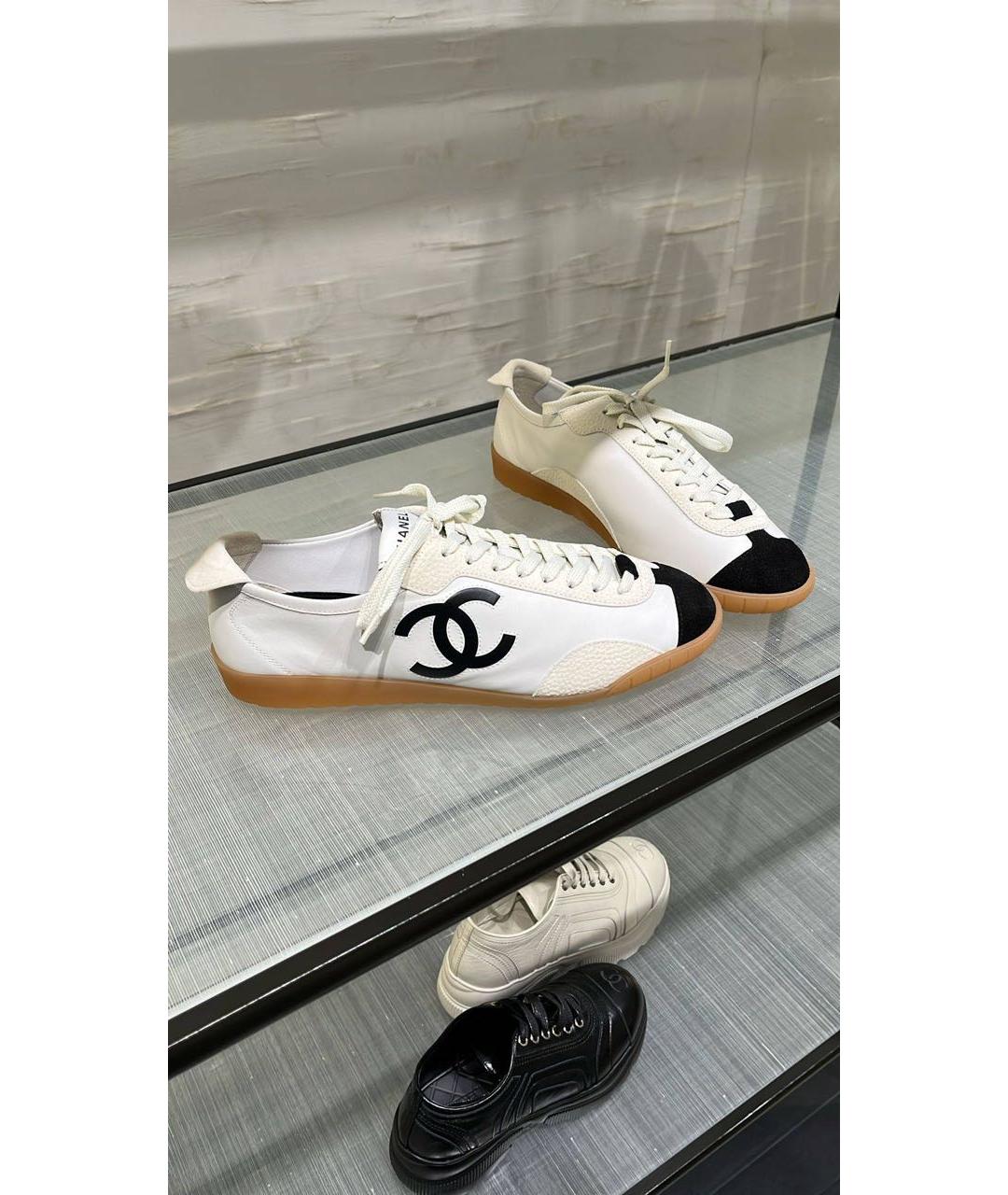 CHANEL Белые кожаные кеды, фото 2