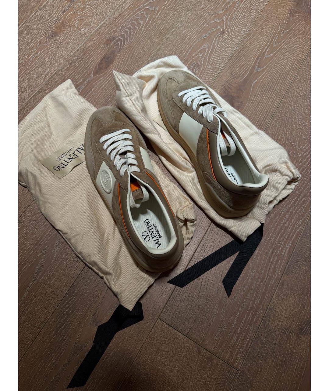 VALENTINO Бежевые замшевые низкие кроссовки / кеды, фото 4