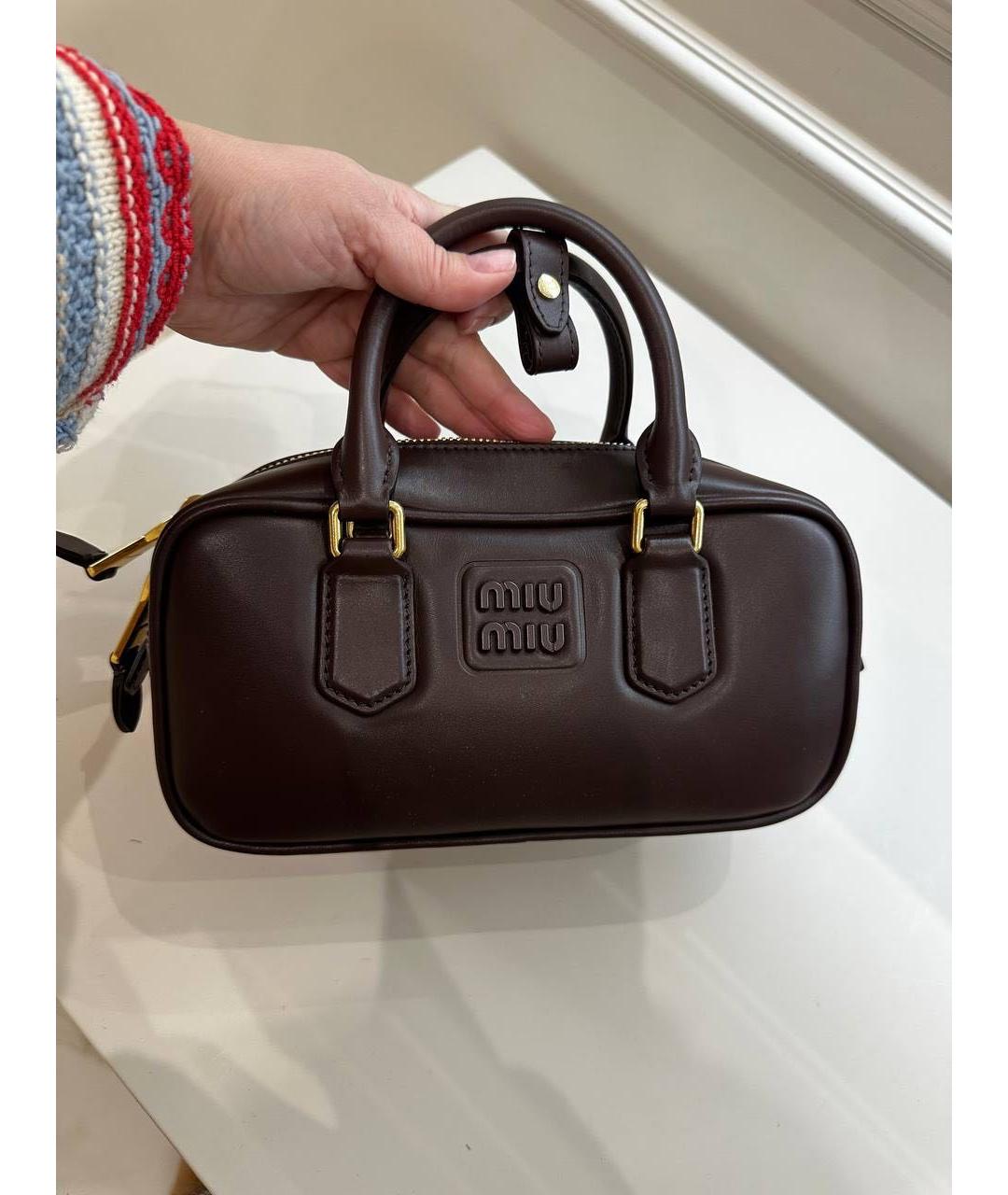 MIU MIU Коричневая кожаная сумка с короткими ручками, фото 2