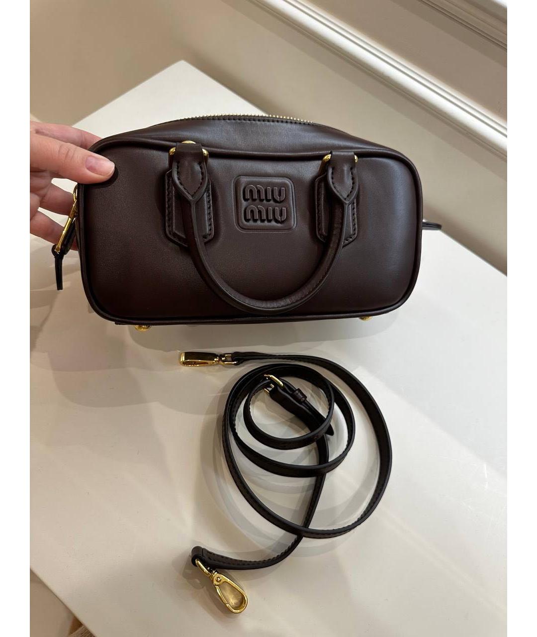 MIU MIU Коричневая кожаная сумка с короткими ручками, фото 5
