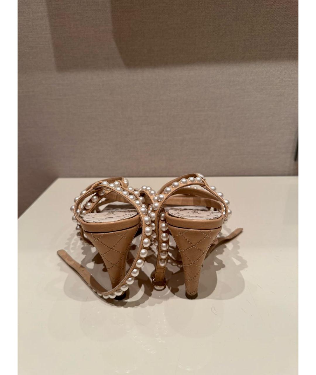 CHANEL Бежевые кожаные босоножки, фото 4