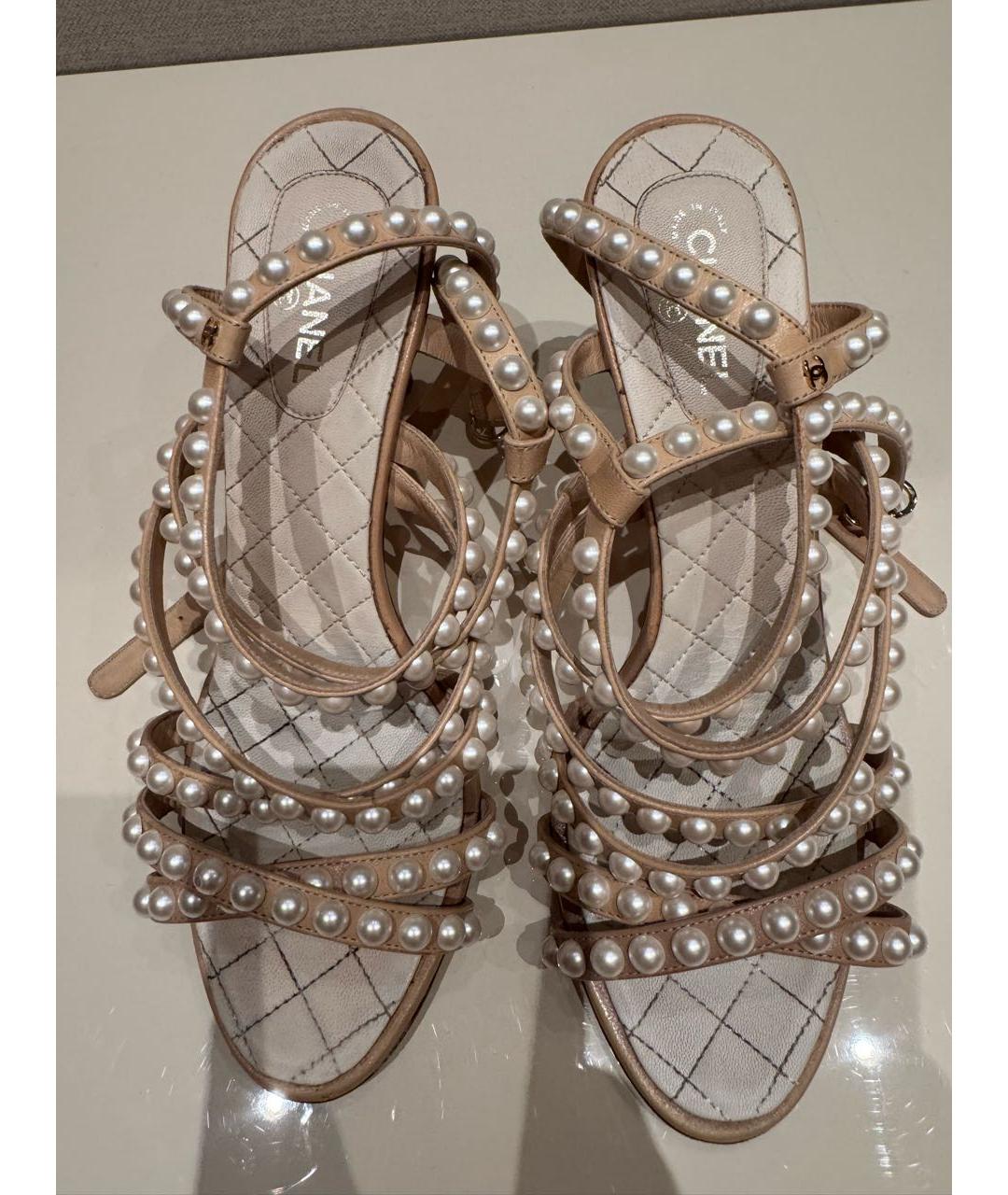 CHANEL Бежевые кожаные босоножки, фото 2