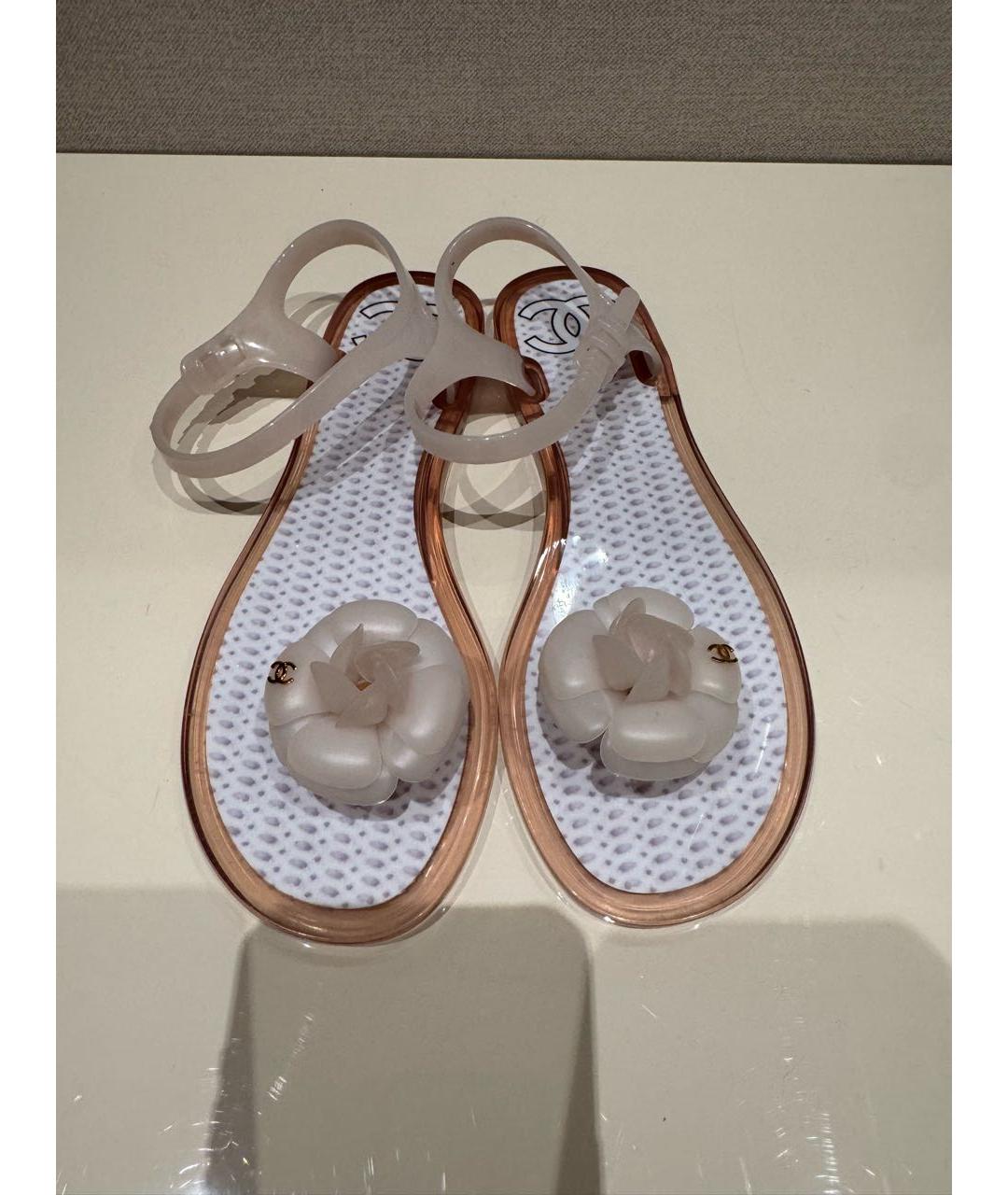 CHANEL Белые босоножки, фото 2