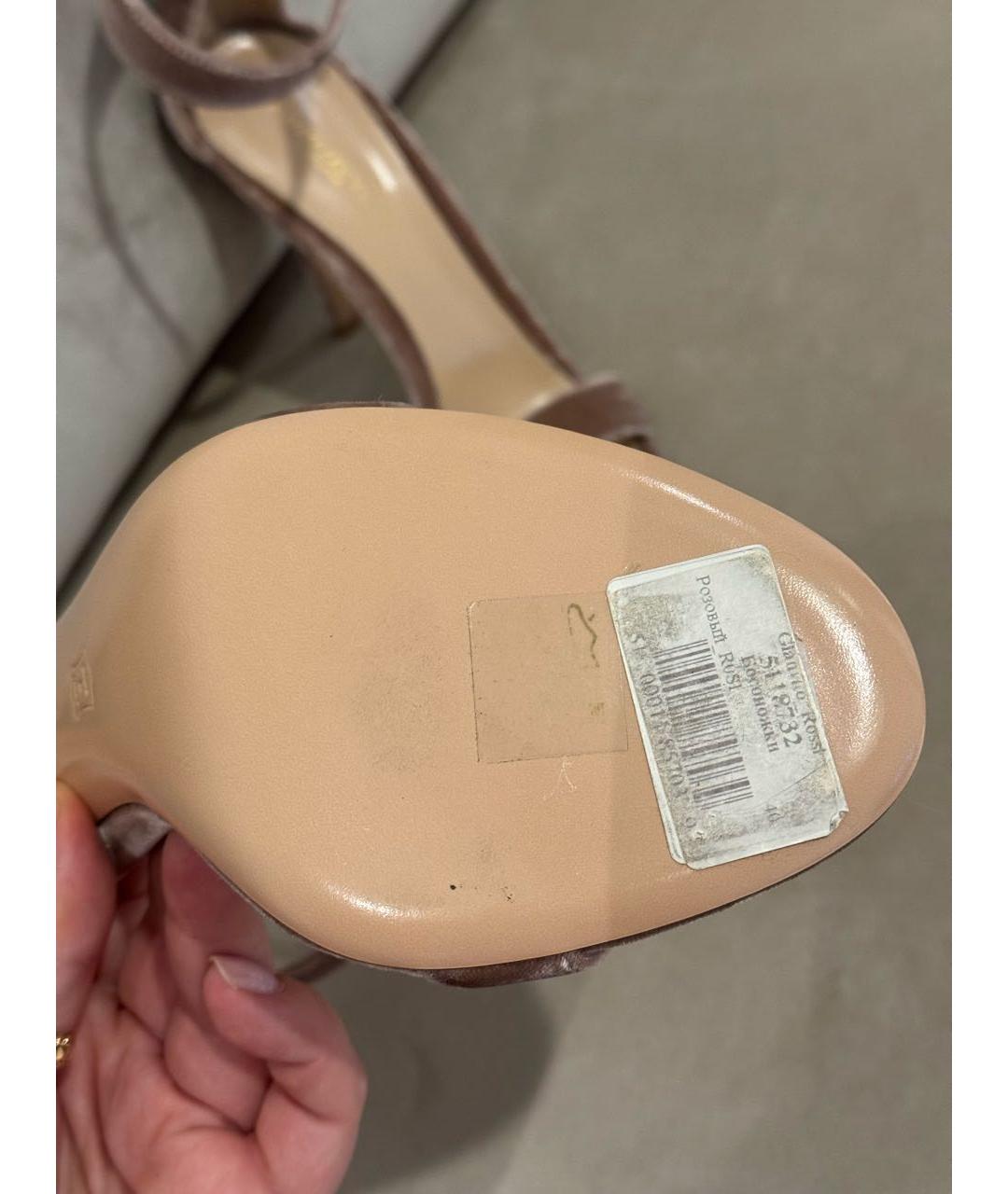 GIANVITO ROSSI Розовые бархатные босоножки, фото 7