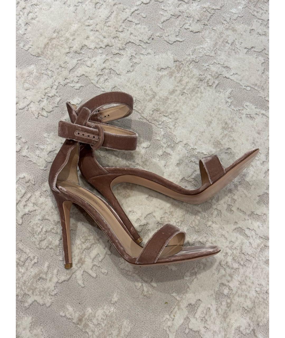 GIANVITO ROSSI Розовые бархатные босоножки, фото 9