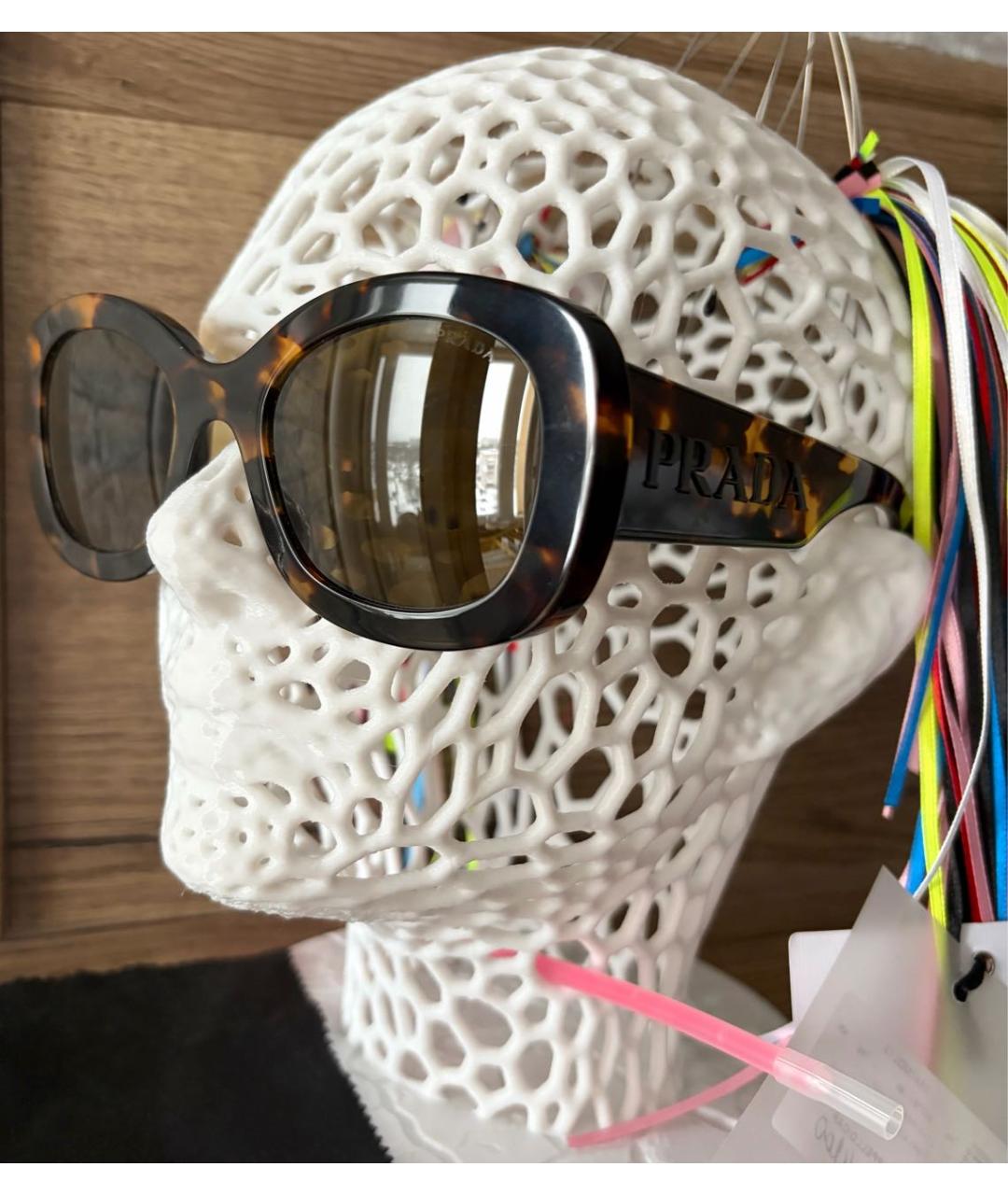 PRADA Коричневые пластиковые солнцезащитные очки, фото 5